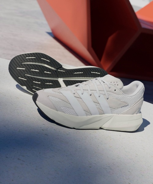 大人気☆アディダス☆オリジナルシューズ☆Lightblaze Shoes adidas スニーカー ライトブレイズ / Lightblaze アディダス