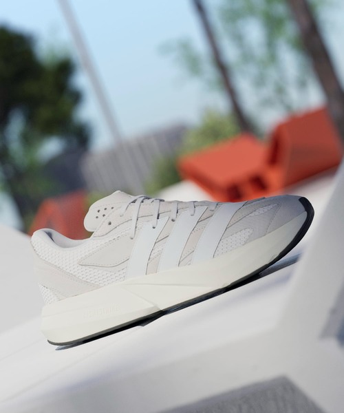 【 ADIDAS 】 ★ライトブレイズ★ 【送料・関税込み】 ライトブレイズ / Lightblaze / アディダス adidas（スニーカー