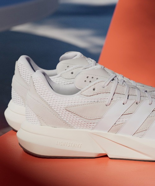 adidas スニーカー ライトブレイズ / Lightblaze アディダス