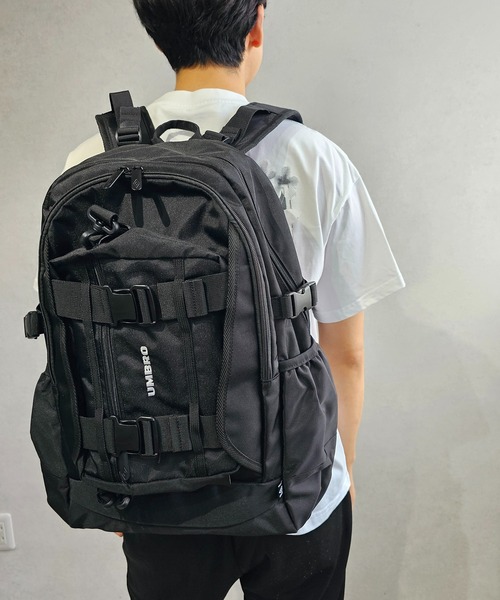 ［UMBRO］新作*ユニセックス 22L バックパック■送料込 umbro デイバック リュック 「umbro/アンブロ」 ドッキング