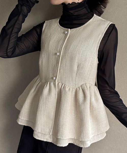 JUNOAH（ジュノア） ベスト ジレ パールボタンツイードフリルヘム