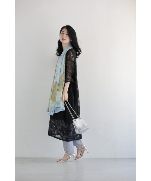 cawaii ワンピース （黒）バラの透かし絵浮かぶふんわりシルエット