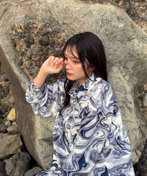 カラス　レア　北欧新品+invisibletシャツ AS KNOW AS（アズノゥアズ） ブラウス シャツ Wポケットサイドスリット