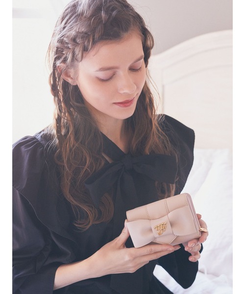 【未使用品】Maison de FLEUR ブラック三つ折り財布 Amazon | [メゾン ド フルール] 三つ折り財布 ﾌﾚｰﾑﾓﾉｸﾞﾗﾑｳｫﾚｯﾄ