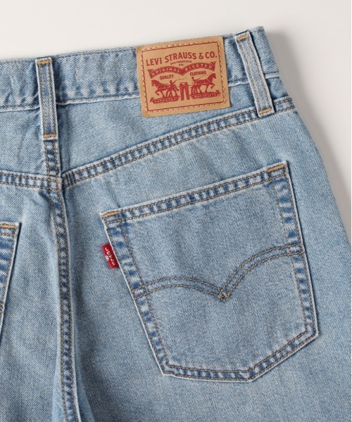 ジーンズ デニム デニムパンツ 「Levi's」94 バギー COOL デニム (ライトインディゴ / ハイライズ / 通気性) レディースの画像