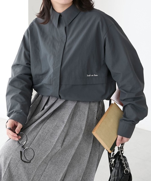 極美品*N°21 シャツ ブラウス ロゴ刺繍 ロゴ刻印シェルボタン 大きいサイズ 極美品*N°21 シャツ ブラウス ロゴ刺繍 ロゴ刻印シェルボタン 大きい