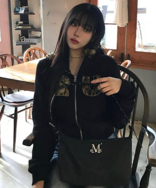 MUCENT ブラックボストンバッグ ショルダーストラップ付き MUCENT（ムセント） ボストンバッグ レディース メンズ : ZOZOTOWN