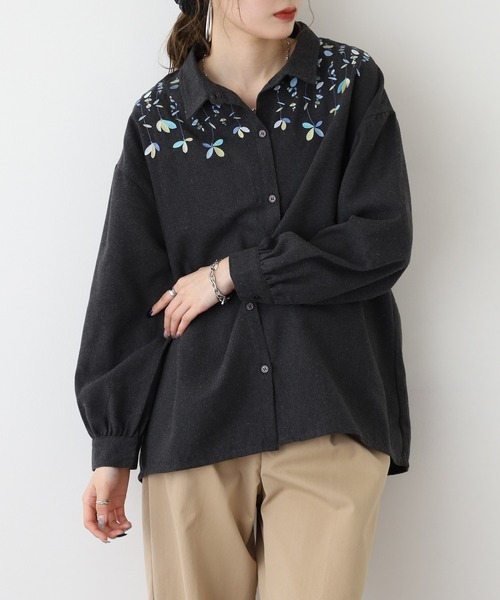 ちい ブルーフリルブラウス＆花柄刺繍ブラックパンツ4/6 8:00まで Quelle Chance（ケルシャンス） ブラウス シャツ 草花刺繍シャツ