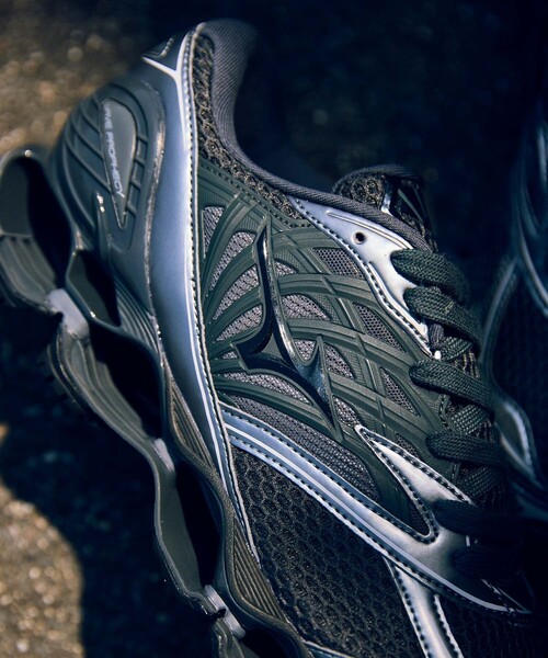 ADAM ET ROPE'（アダムエロペ） スニーカー 「MIZUNO(ミズノ)」WAVE