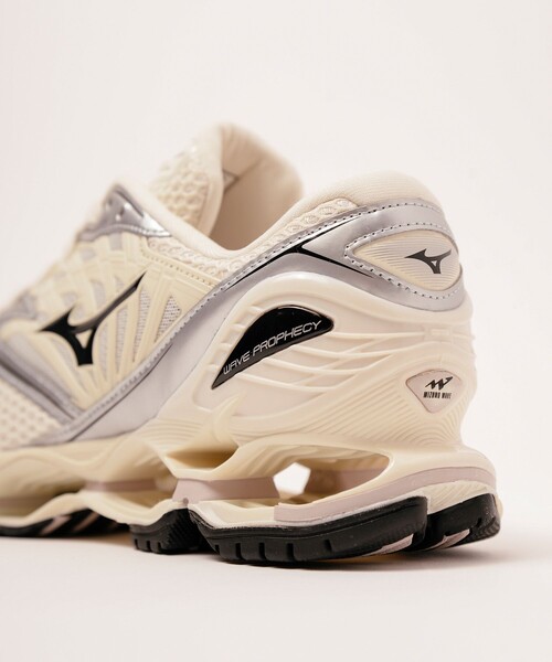 ADAM ET ROPE'（アダムエロペ） スニーカー 「MIZUNO(ミズノ)」WAVE