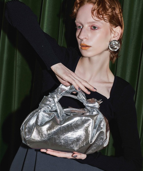 クラッチバッグ パーティーバッグ METALLIC KNOT LEATHER BAG レディースの画像