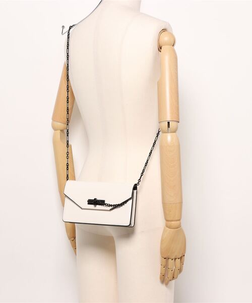CHARLES & KEITH ブラックショルダーバッグ　S CHARLES ＆ KEITH（チャールズ&キース） 「CHARLES & KEITH