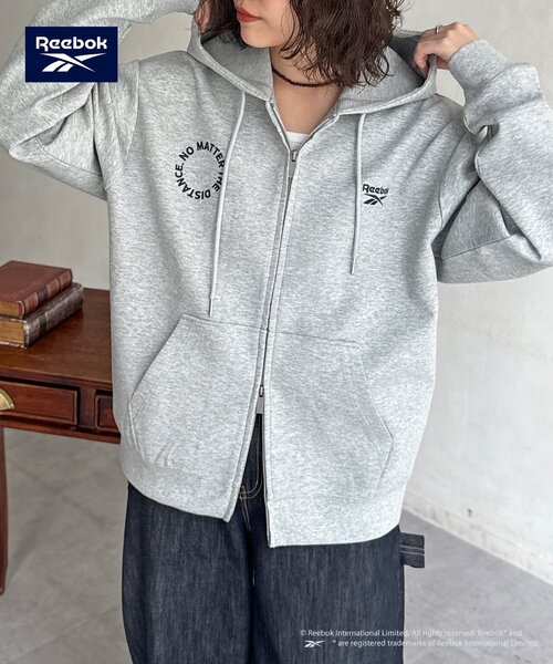 【新品】限定販売　韓国0i0i×Reebok　コラボパーカー　ネイビー×白 Reebok（リーボック） パーカー 「Reebok」ダンボールジップパーカー
