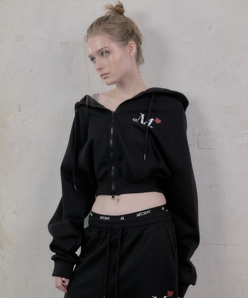 MUCENT ムセント パーカー クロップドジップアップパーカー MUCENT（ムセント） パーカー A'GEM/9 × .kom LOVRITS MINI HEART LOGO