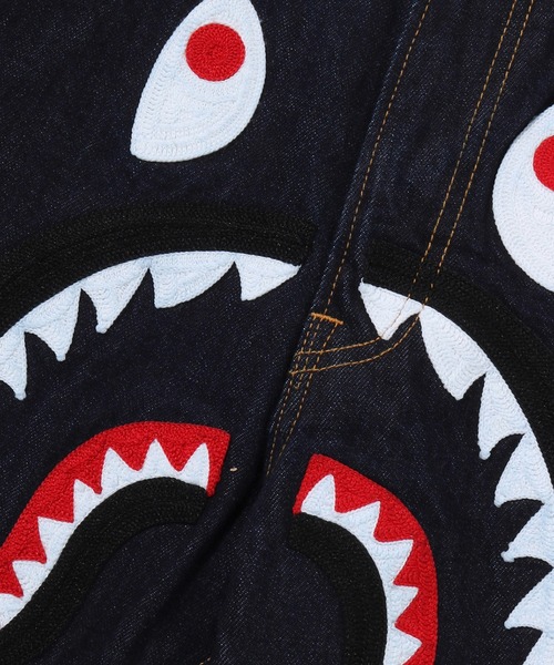 A BATHING APE（アベイシングエイプ） ジーンズ SHARK 13 OZ DENIM
