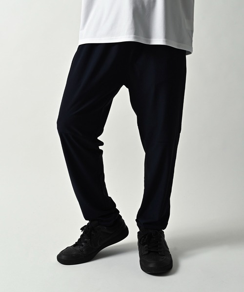 【美品/限定品】HOMME PLISSE 限定ジョガーパンツ ブラック サイズ2 美品/限定品】HOMME PLISSE 限定ジョガーパンツ ブラック サイズ2