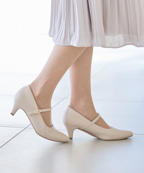 Clarks ストラップ パンプス ベージュ メリージェーン ドレス Clarks ストラップ パンプス ベージュ メリージェーン ドレス