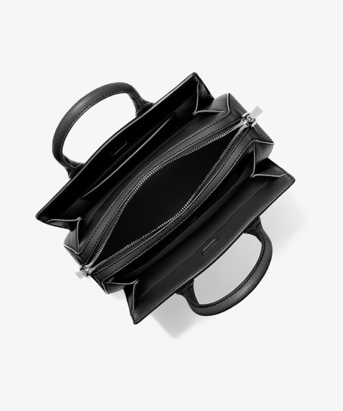 MICHAEL KORS（マイケルコース） ハンドバッグ LAILA スタッドレザー