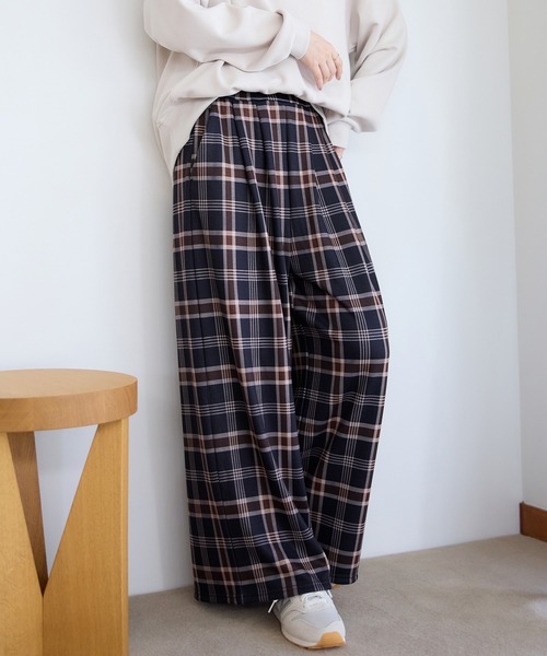 Viola e Viola（ヴィオラ エ ヴィオラ） パンツ 裏ファー美脚ワイド