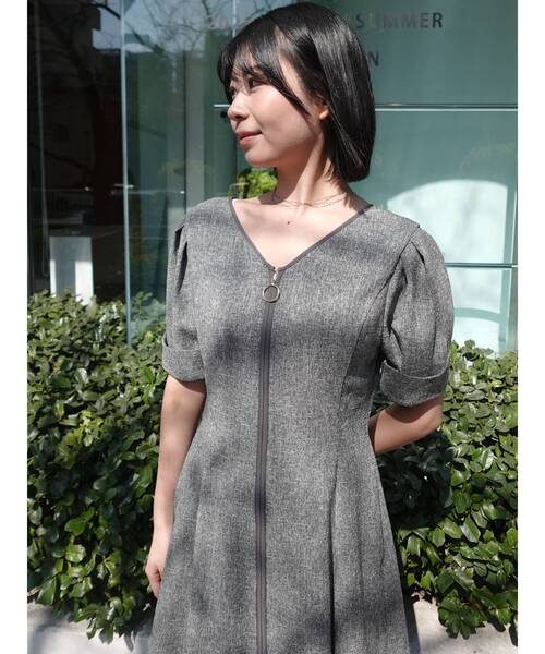 ワンピース フロントジップVネックフレアワンピース 「夏服」「オフィスカジュアル」の画像