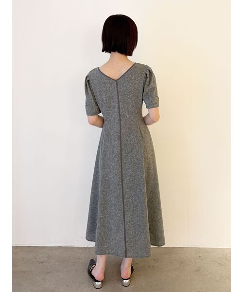 ワンピース フロントジップVネックフレアワンピース 「夏服」「オフィスカジュアル」の画像