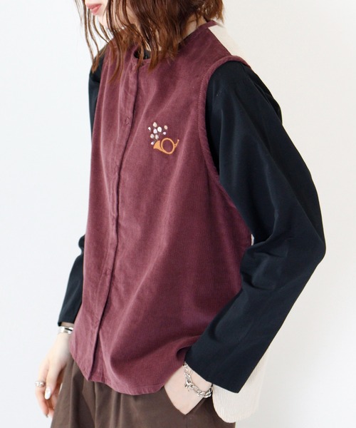 ベスト ジレ EMAGO ラッパ刺繍ベスト レディース Emago ベスト ジレ EMAGO ラッパ刺繍ベスト レディース