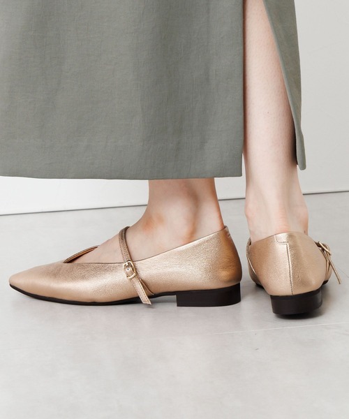 美品 ジャンヴィトロッシ 39 26 フラットパンプス メリージェーン ベージュ Gianvito Rossi(ジャンヴィト ロッシ)のメリージェーンフラット