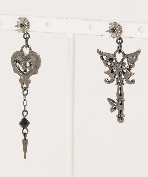 【ANNA SUI】即対応 バタフライ鍵モチーフ ピアス ANNA SUI｜バタフライ鍵モチーフ ピアス | Rakuten Fashion(楽天