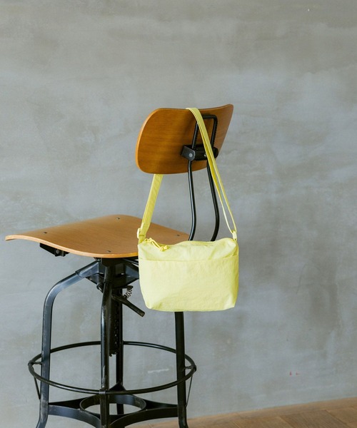 ⭐︎さま専用⭐︎新品未使用⭐︎先月購入⭐︎ メッシュライトショルダーバッグ GLOBAL WORK ショルダーバッグ 撥水ライトショルダーXS/306750