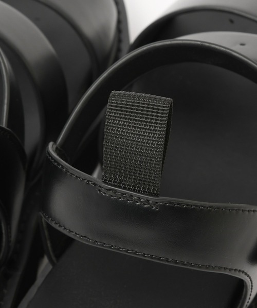 【未使用美品】HARE 厚底 ベルクロ シャークソールサンダル BLACK M Charles and Keith - 2023年♡HARE 厚底シャークソールサンダル