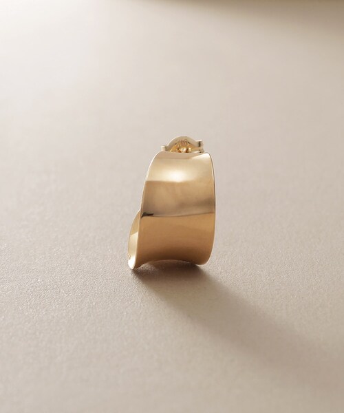 ピアス K10逆アールプレート スタッドピアス レディースの画像