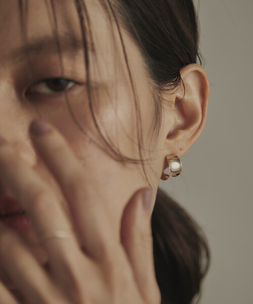 ピアス K10逆アールプレート スタッドピアス レディースの画像