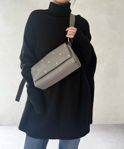 BEARDSLEY ブラック ショルダーバッグ　ボディバッグ BEARDSLEY ブラック ショルダーバッグ ボディバッグ BEARDSLEY