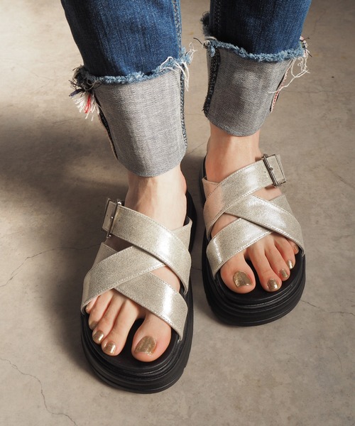 minia（ミニア） 厚底 サンダル 夏 こなれ感抜群「ゴールドバックルの