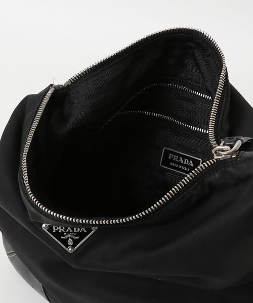 PRADA（プラダ） トライアングルロゴ ナイロン ショルダーバッグ