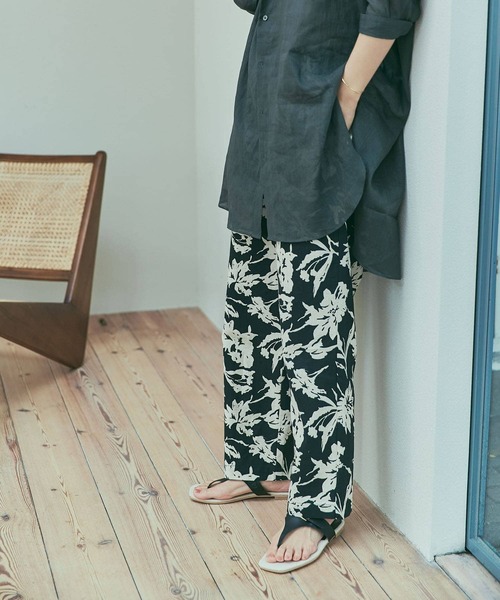 URBAN RESEARCH DOORS パンツ リネンレーヨンフラワープリント