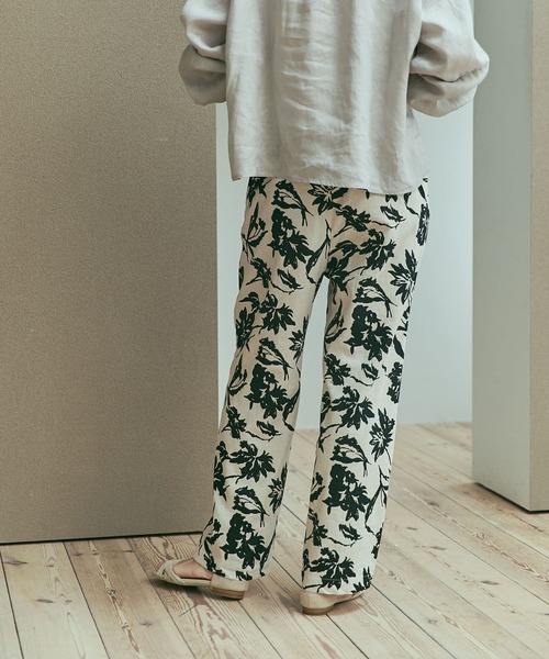 美品　URBAN RESEARCH DOORS フラワープリントパンツ URBAN RESEARCH DOORS パンツ リネンレーヨンフラワープリント