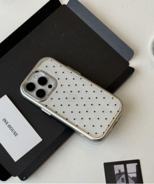 MOWALOLA（モワローラ） スマホケース GRAFFITI IPHONE CASE 15pro