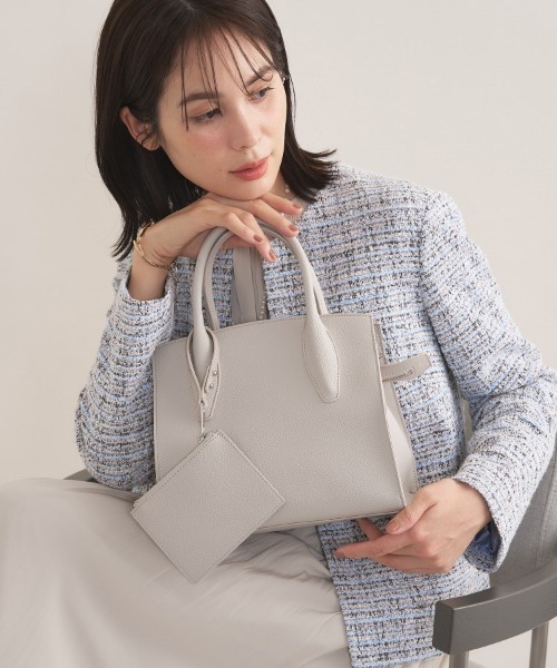 【美品】INDIVI バッグ　グレー INDIVI（インディヴィ） ショルダーバッグ バッグ 「合皮／マルチWAY