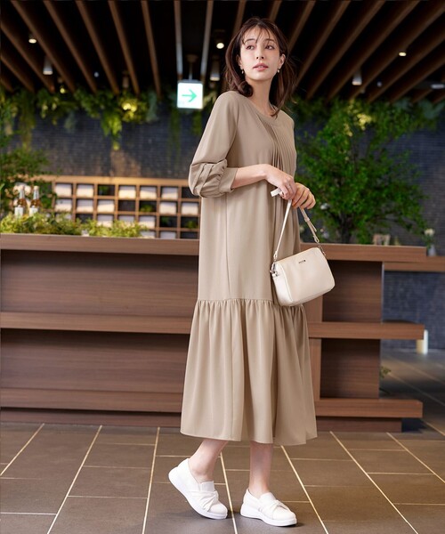 45R 天竺パブ袖ワンピース Tiaclasse ワンピース パフ袖ピンタックロングワンピース : ZOZOTOWN
