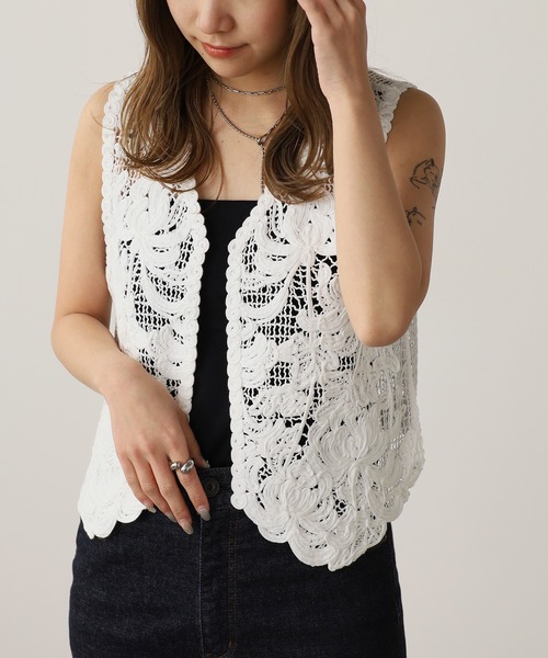 ADAWAS アダワス　ループコクーンベスト　ジレ 美品 ADAWAS アダワス エアリー ライトインレイフーディベスト