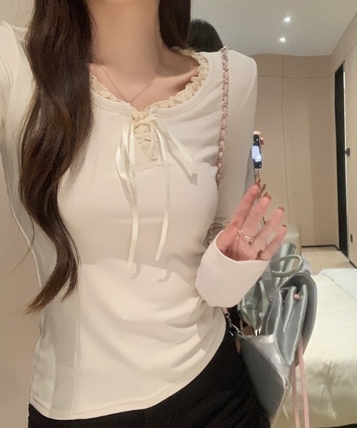 Hillda ホワイトリボン付きサテン風トップス LADY LIKE（レディライク） tシャツ サテンリボンレイヤー風トップス