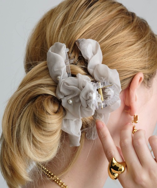 ベージュ サテン パールクリスタル ヘアクリップ ZAKKA-BOX（ザッカボックス） ヘアクリップ パールシフォンバンス