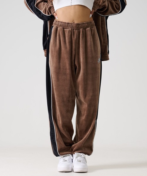 90s 00s FUBU ベロア イージー バギーショーツ y2k ヒップホップ FUBU（フブ） パンツ ブランド ロゴ 刺繍 ウエストゴム サイズライン
