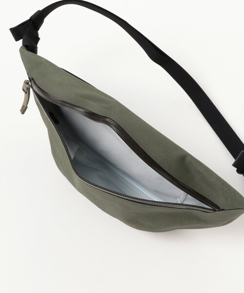 【ジャッキ〜】ARC'TERYX BEAMS別注ボディバッグ グレー 21SS】〈ARC'TERYX〉×〈BEAMS〉予約解禁です！｜ビームス 恵比寿｜BEAMS