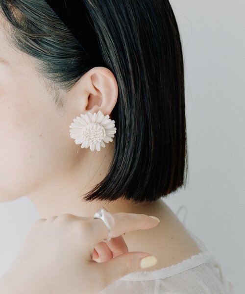 ear PAPILLONNER（イア パピヨネ） ピアス ラタンフラワーピアス 