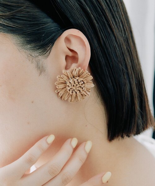 ear PAPILLONNER（イア パピヨネ） ピアス ラタンフラワーピアス 