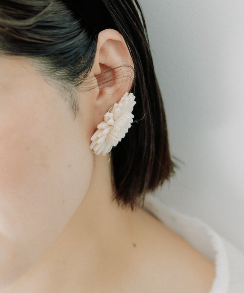 ear PAPILLONNER（イア パピヨネ） ピアス ラタンフラワーピアス 