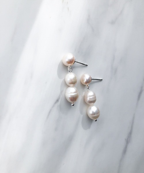 TIMELESS&THREE（タイムレスアンドスリー） ピアス 3粒淡水パール