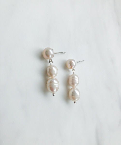 TIMELESS&THREE（タイムレスアンドスリー） ピアス 3粒淡水パール